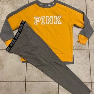 VS Pink Set **SOLD**☺️